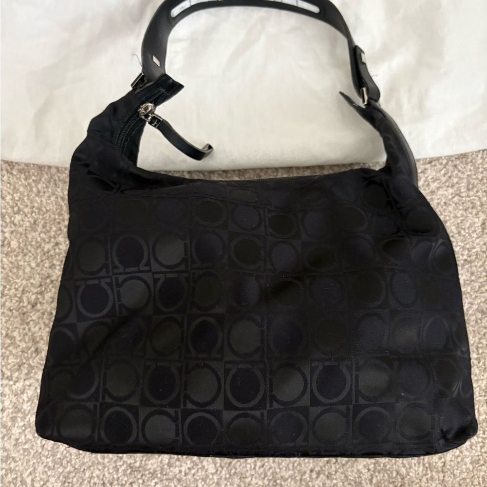 Slavtore Ferragamo Black Designer Women's Bag